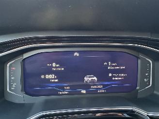 Volkswagen Taigo 1.0 TSI 116pk aut + F1 R-line - pano - virtual - front + line + side assist - navi - camera - sfeerverl - 3x r-line picture 57