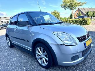 Suzuki Swift 1.3i 92pk GLS 5drs - nap - airco - camera - touchscreen multimedia - bleutooth - alcantara hemel + stuur picture 4