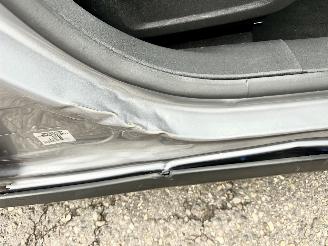 Citroën C3 1.2 PureTech 83pk C-Series - navi - line assist - clima - cruise - apple carpl - 66dkm nap - licht + regensensor picture 15