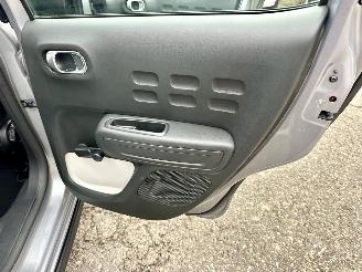 Citroën C3 1.2 PureTech 83pk C-Series - navi - line assist - clima - cruise - apple carpl - 66dkm nap - licht + regensensor picture 69