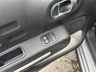 Citroën C3 1.2 PureTech 83pk C-Series - navi - line assist - clima - cruise - apple carpl - 66dkm nap - licht + regensensor picture 61