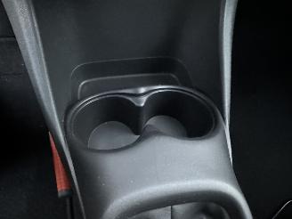 Peugeot 108 1.0 e-VTi 72pk Active 5drs - 96dkm nap - airco - led - elektr pakket - aux - usb - privacy glass - bwjr 2021 picture 34