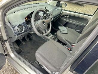 Volkswagen Up! 1.0i 65pk 5drs - nap - airco - line assist - bleutooth - aux - elektr ramen - led - facelift - rijdbaar picture 19