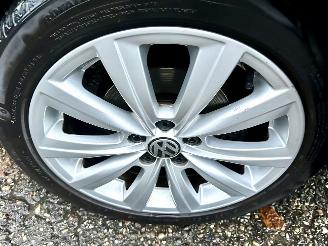 Volkswagen Polo 1.2 TSI 105pk 6-bak Highline 5drs - pano - airco - cruise - pdc - lmv - 4x elektr ramen - alcantara picture 68