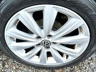 Volkswagen Polo 1.2 TSI 105pk 6-bak Highline 5drs - pano - airco - cruise - pdc - lmv - 4x elektr ramen - alcantara picture 64