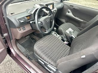 Toyota iQ 1.0 VVTi 68pk automaat Aspiration - 44dkm nap - navi - clima - keyless entry + start - lmv - pdc picture 21