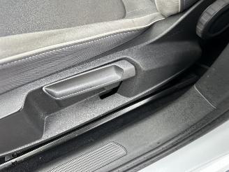 Volkswagen ID.3 58kWh 204pk aut First Plus - nap - navi - cam - keyless - 19 inch - stuurverw - front + line assist - sfeerverl picture 46