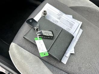 Volkswagen ID.3 58kWh 204pk aut First Plus - nap - navi - cam - keyless - 19 inch - stuurverw - front + line assist - sfeerverl picture 20