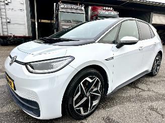 Volkswagen ID.3 58kWh 204pk aut First Plus - nap - navi - cam - keyless - 19 inch - stuurverw - front + line assist - sfeerverl picture 2