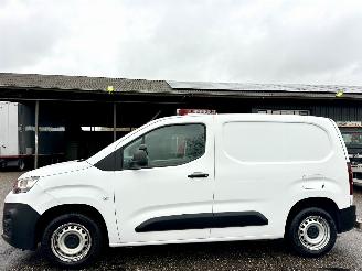 Citroën Berlingo 1.5 BlueHDI 99pk 6-bak euro6 Club - nap - airco - cruise - pdc - carplay - schuif + klapdeuren 2022/2