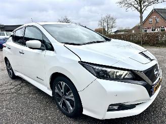 Nissan Leaf 40kWh 150pk aut n-connecta - 15dkm nap - 1e eig - keyless - 360 cam - navi - stuurverw - stoelverw v+a picture 4