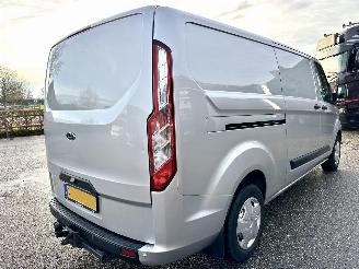 Ford Transit Custom 300 2.0 TDCI 105pk 6-bak L2/H1 euro.6 Trend 3pers - nap - navi - cam - pdc v+a - trekh - airco - cruise picture 4