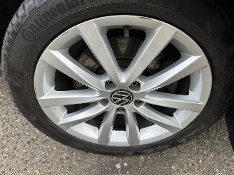 Volkswagen Passat 1.4 TSI 122pk dsg aut + f1 Highline - nap - dvd in hoofdsteunen - navi - clima - cruise - leer + stoelverw picture 80