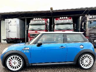 Schadeauto Mini Cooper S 1.6 John Cooper Works Chili 211pk 6-bak - panorama - leer - oz racing - harman/kardon - clima 2010/3