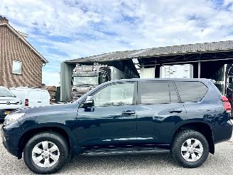  Toyota Landcruiser 2.8D-4D F 204pk aut 4WD Comfort high roof window van - nw model - leer - stoelverw - keyless - camera 2021/8