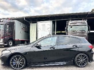 Coche accidentado BMW 1-serie M135i xDrive 306pk aut + f1 High Exe M-Sport Performance - pano - nap - hud - harman/kardon - keyless - kuipstoelen 2021/5