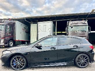škoda osobní automobily BMW 1-serie M135i xDrive 306pk aut + f1 High Exe M-Sport Performance - pano - nap - hud - harman/kardon - keyless - kuipstoelen 2021/5
