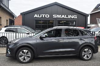 Schadeauto Kia e-Niro 64Kwh Executiveline 204Pk 100%Soh *Navi/Clima/Camera/Leder 2019/3