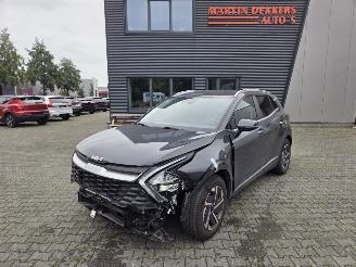 damaged passenger cars Kia Sportage 117KW M-HEV / AUTOM / 14 DKM 2025/8