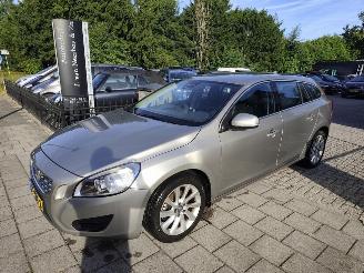  Volvo V-60 1.6 T3 Momentum 2012/5