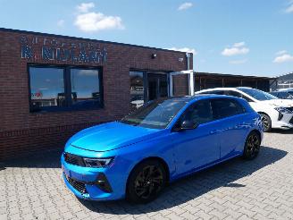 Schadeauto Opel Astra GS LINE PLUG IN HYBRID PANORAMADAK 2023/2