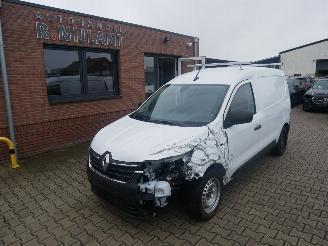 Vaurioauto  commercial vehicles Renault Express  2024/8