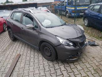 Unfallwagen Peugeot 2008 GEEN PAPIEREN.ALLEEN VOOR ONDERDELEN. 2018/11