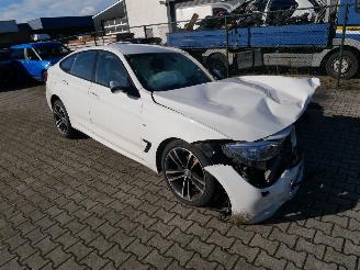 damaged passenger cars BMW 3-serie 320 GRAN TOURISMO M-SPORT XDRIVE 2016/1