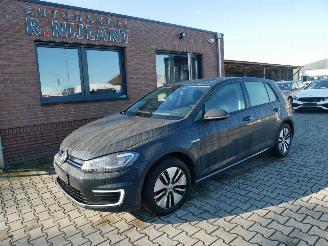 Damaged car Volkswagen Golf e 2020/7