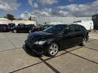 Schadeauto Seat Leon ST 1.4 Eco Tsi FR 2015/12