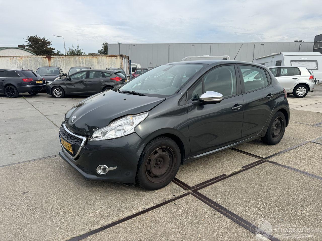 Peugeot 208 1.2 VTI Envy 5drs