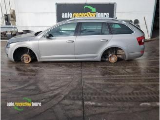 Vrakbiler auto Skoda Octavia Octavia Combi (5EAC), Combi 5-drs, 2012 / 2020 1.4 TSI 16V 2014/6