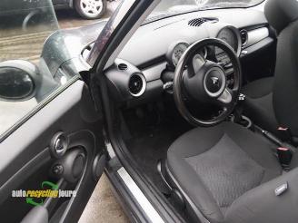 Mini Clubman (R55) onderdelen (kleur: MIDNIGHT BLACK METALLIC (A94) donorauto picture 26