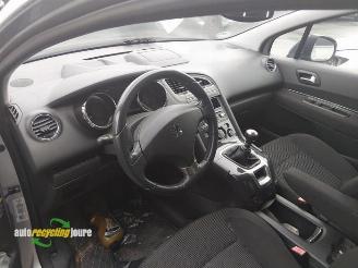 Peugeot 5008 5008 I (0A/0E), MPV, 2009 / 2017 1.6 THP 16V picture 18