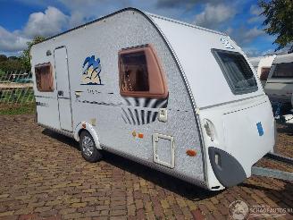 krockskadad bil caravan Knaus  Azur 450 FU Mover en Voortent Frans bed 2006/6