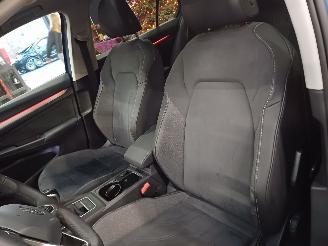 Volkswagen Golf 1.5 TSI MET PANO picture 12