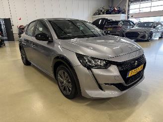 skadebil auto Peugeot 208 EV 50kWh Clima Navi 2023/2