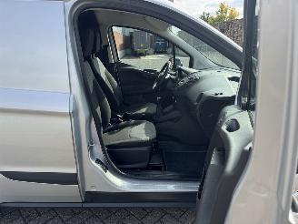 Ford Transit Courier Van  picture 14