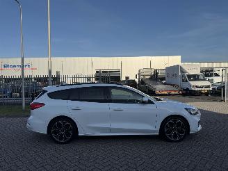 Ford Focus 1.0 Ecoboost ST Line picture 2