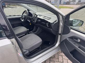 Volkswagen Up! 1.0 44Kw AIRCO picture 18