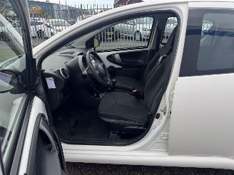 Toyota Aygo 1.0 VVT-i  50Kw AIRCO picture 11