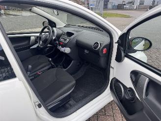Toyota Aygo 1.0 VVT-i  50Kw AIRCO picture 16