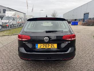 Volkswagen Passat 1.6 TDI Clima - Navi picture 8