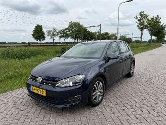 Voiture accidenté Volkswagen Golf 1.0 TSi 85Kw Clima - Navi 2017/1