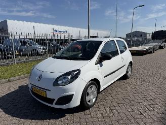 Schadeauto Renault Twingo 1.2 43kw Acces 2010/11