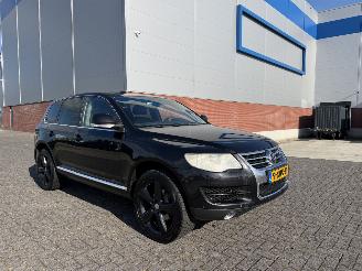 Schadeauto Volkswagen Touareg 3.0 V6 TDI 165Kw Clima - Luchtvering 2007/8