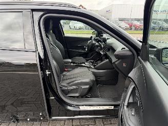 Peugeot e-2008 EV GT 50 kWh picture 23