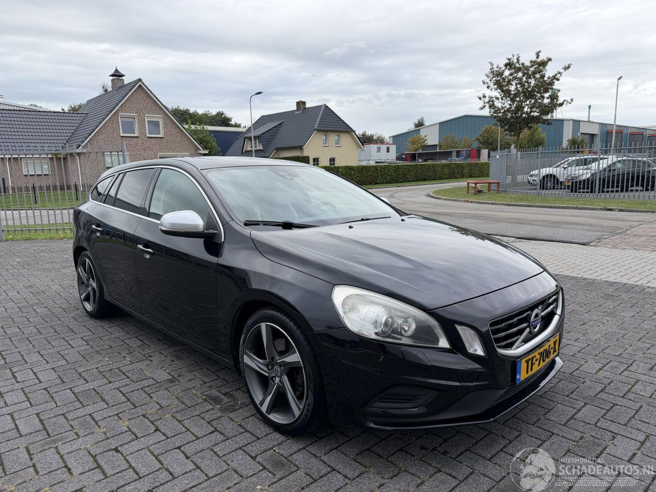Volvo V-60 1.6 84kw Clima - Navi