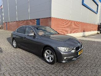 Vaurioauto  passenger cars BMW 3-serie 320i 125kw Clima Navi 2013/3