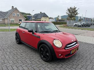 Damaged car Mini One 1.6 55kw Pano - Navi - Airco 2010/3